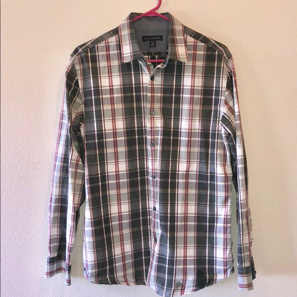 Form fitting button down shirt